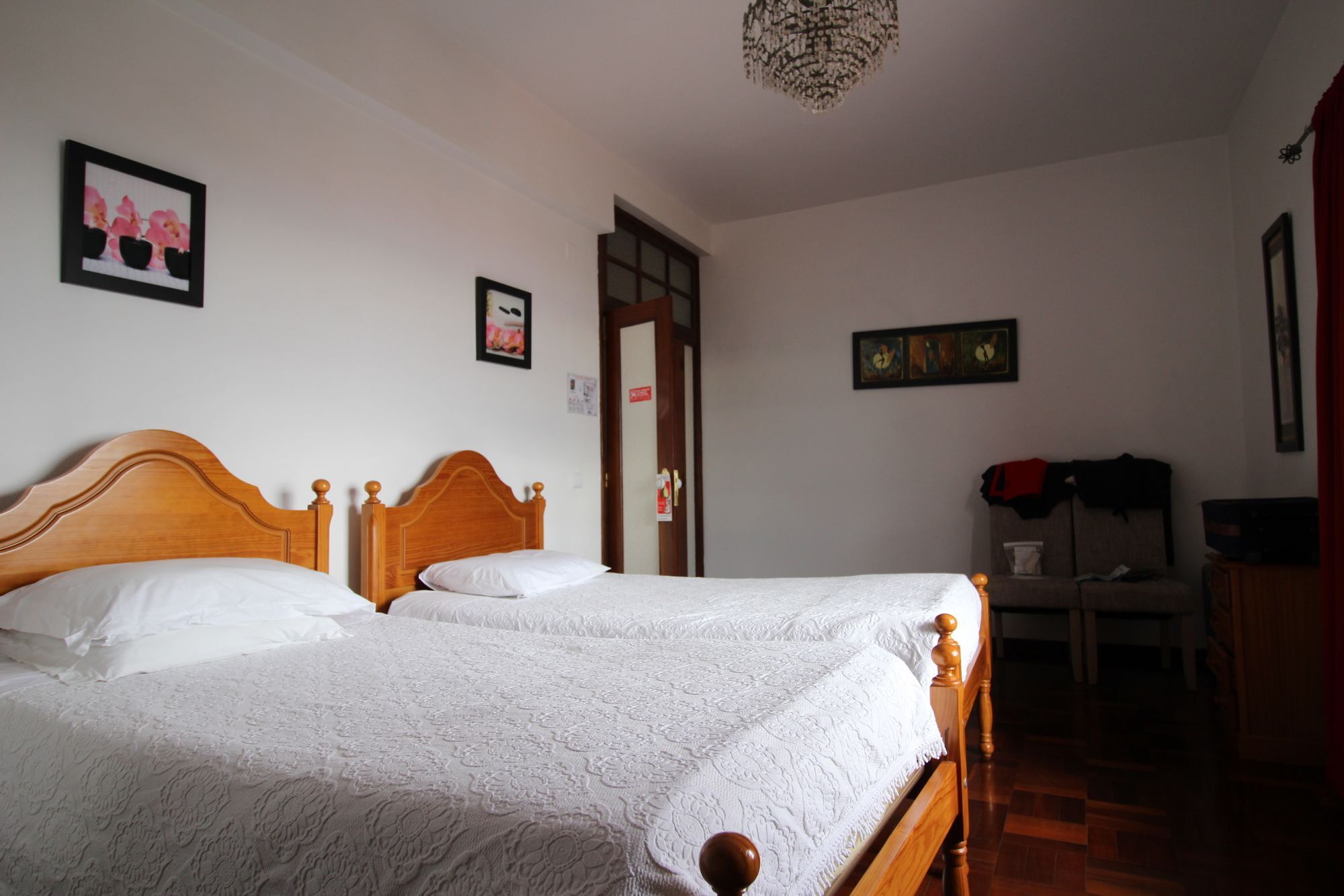 Guesthouse Vila Lusitania 푼샬 외부 사진