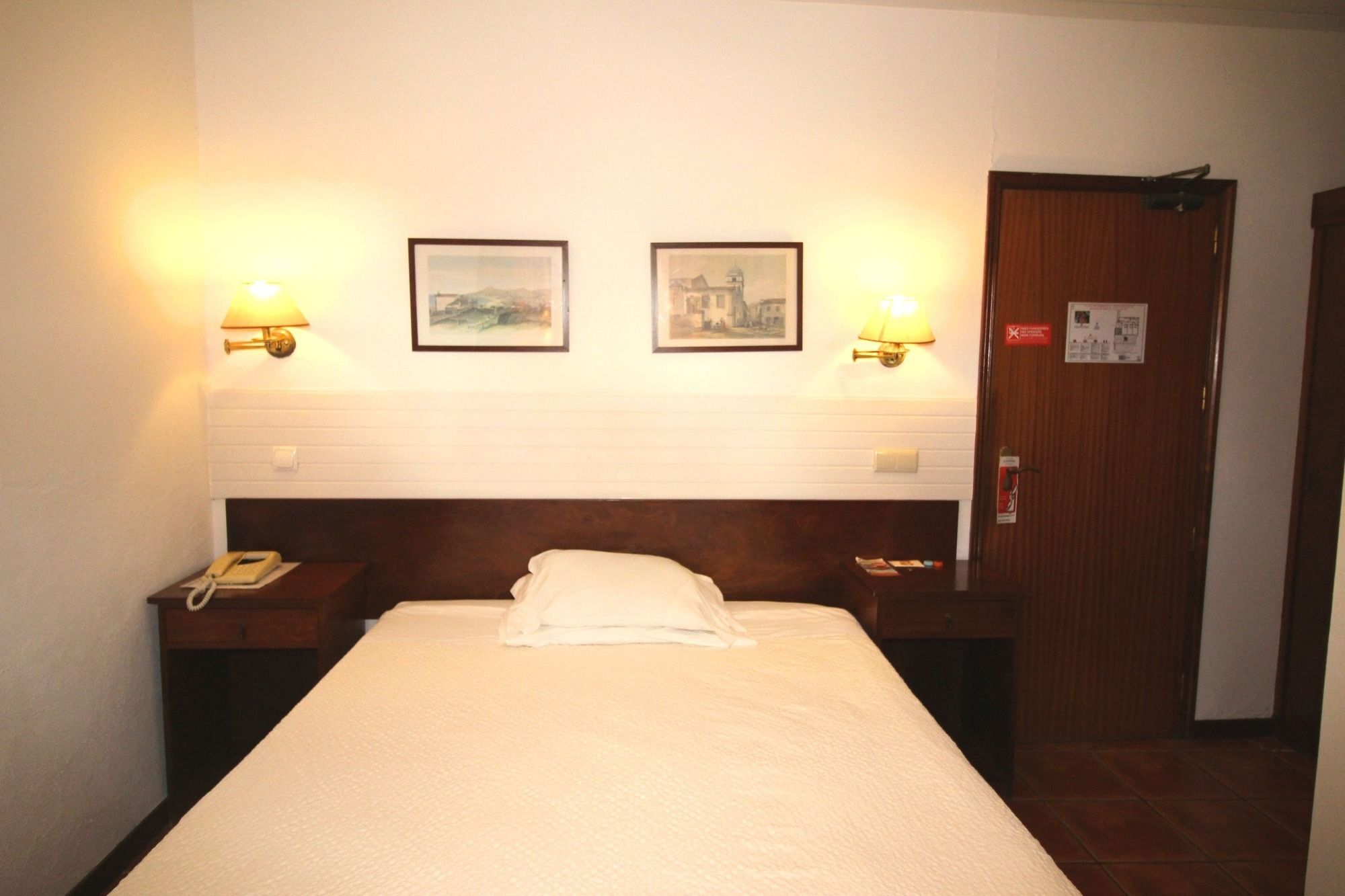 Guesthouse Vila Lusitania 푼샬 외부 사진