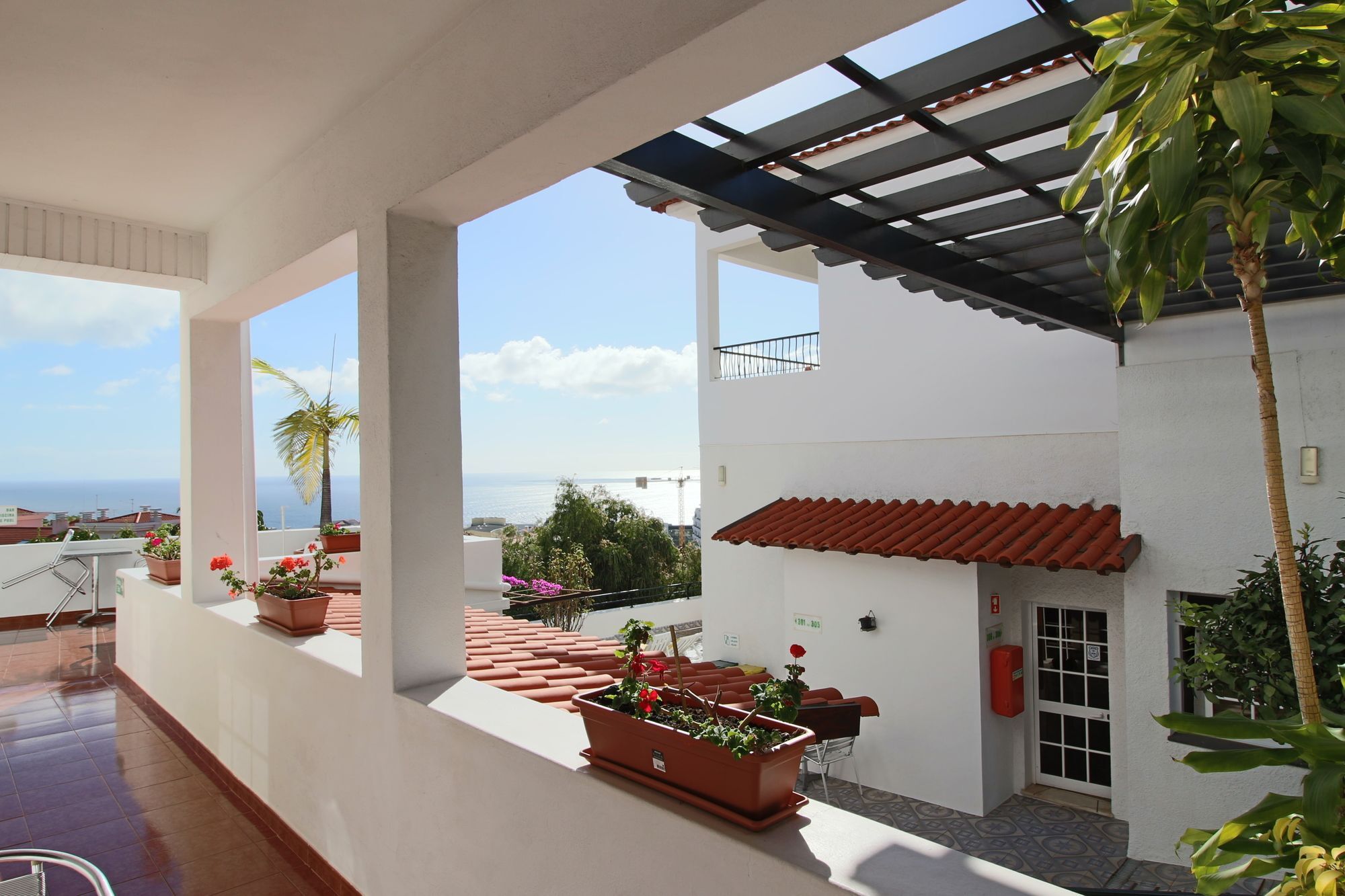 Guesthouse Vila Lusitania 푼샬 외부 사진