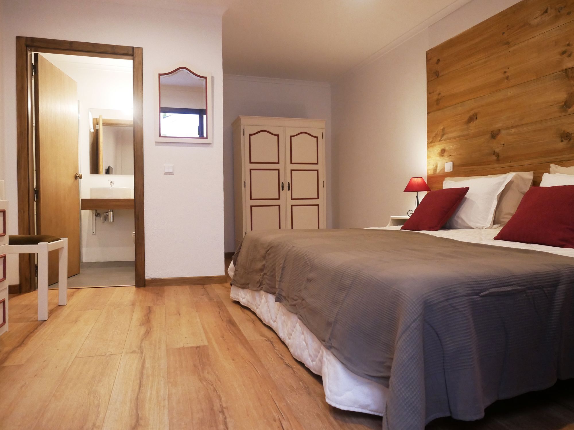 Guesthouse Vila Lusitania 푼샬 외부 사진